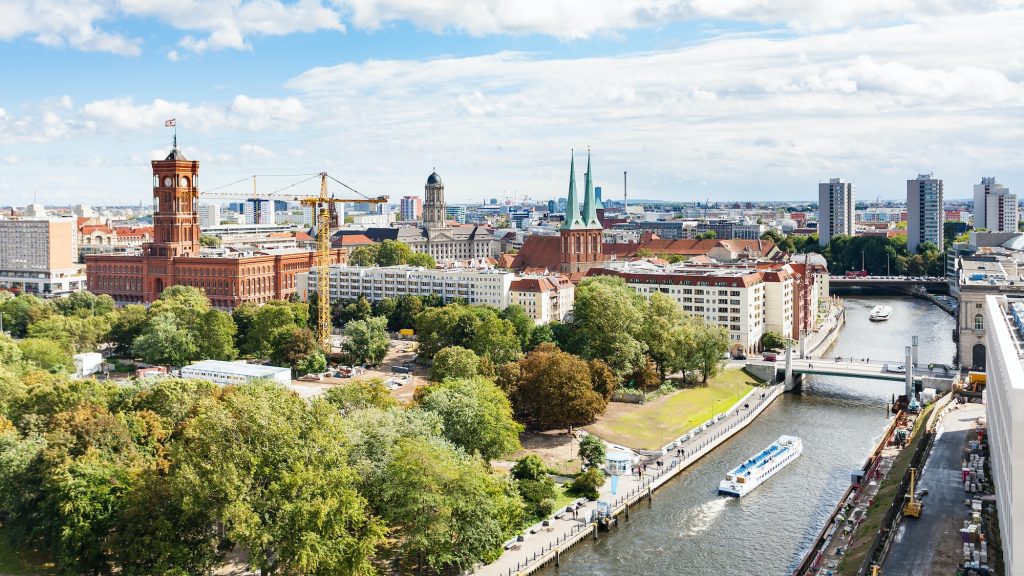 Spree rivier Rathausbrucke in Berlijn